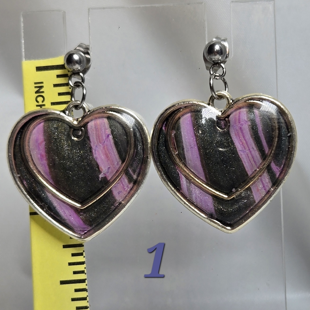 #134-135- Chic Heart-Shaped Pink and Black Earrings